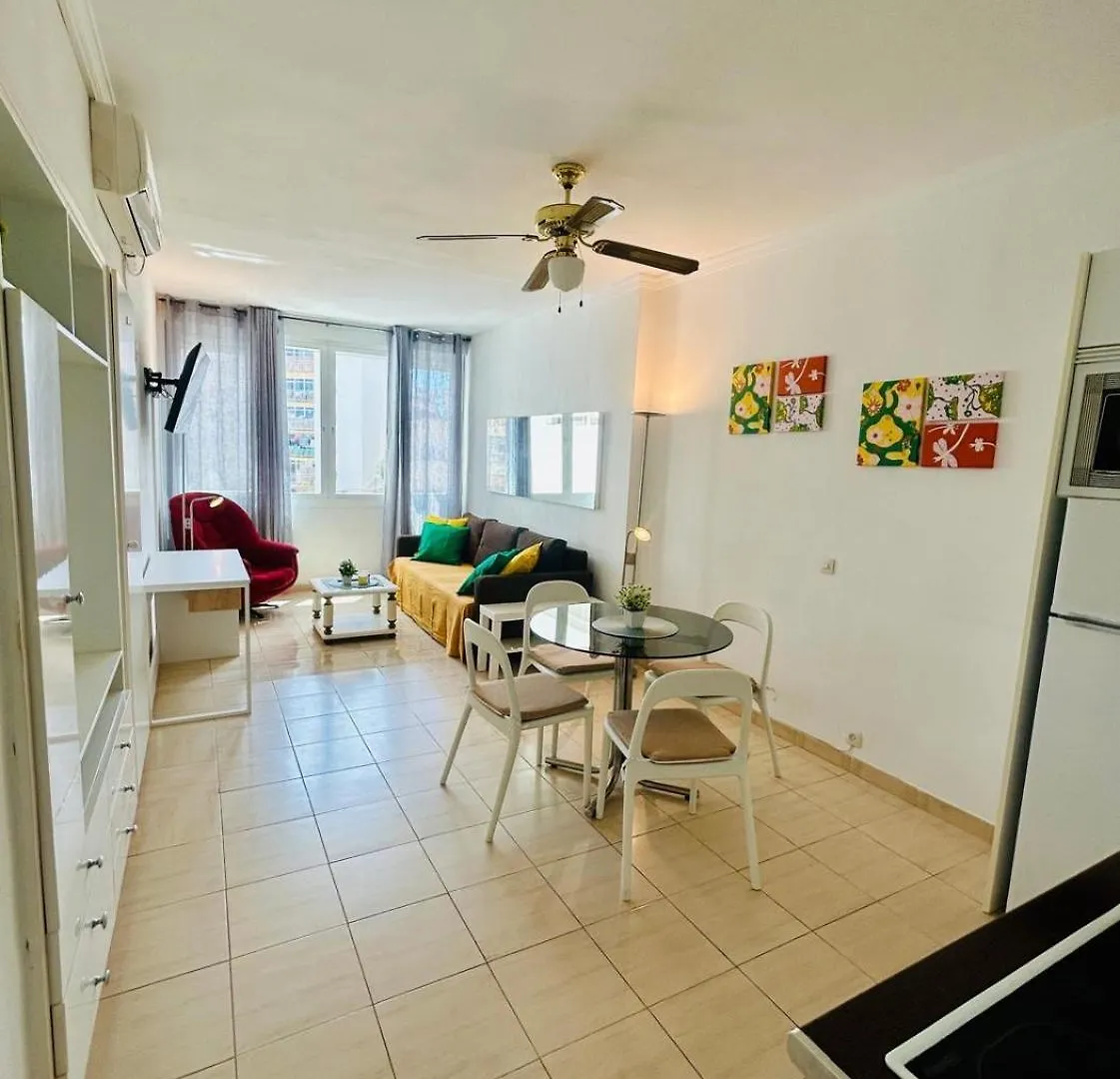 Centro Nogalera Apartamento 토레몰리노스 아파트