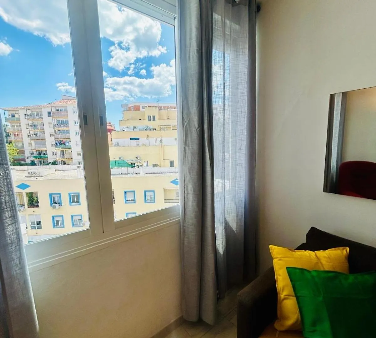Centro Nogalera Apartamento 토레몰리노스 아파트