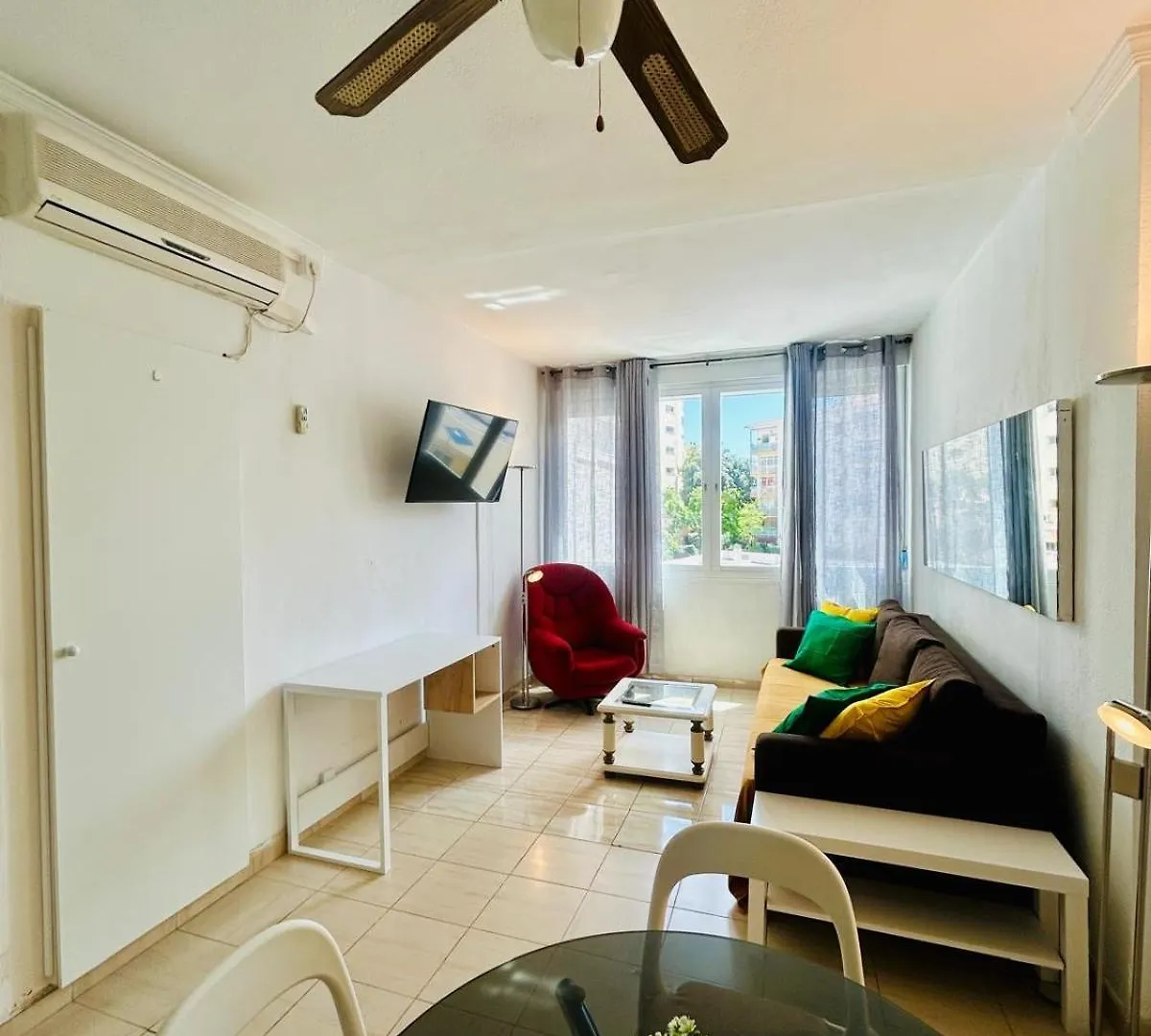 Centro Nogalera Apartamento 토레몰리노스 아파트
